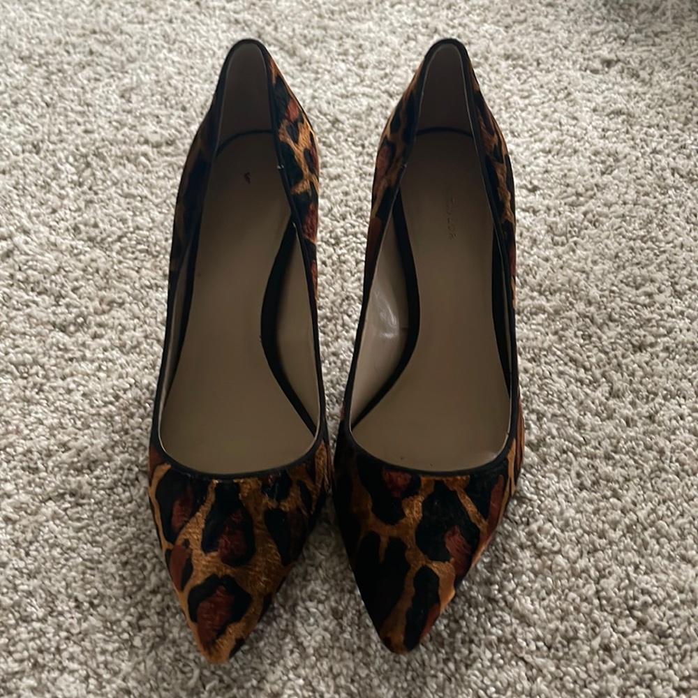 Ann Taylor velvet leopard print shoes